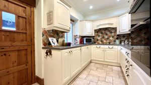 Kitchen- click for photo gallery